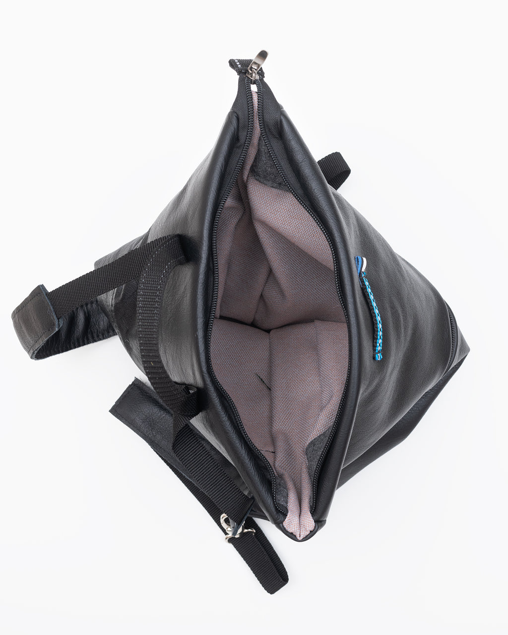 Barbara - nahast seljakott, must