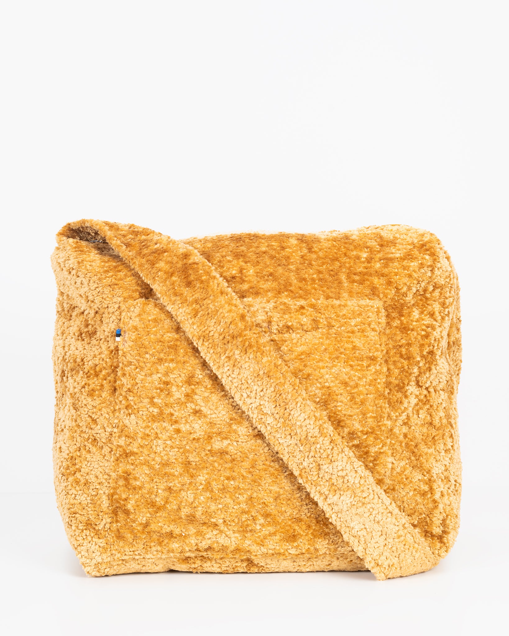 COZY – karvasest kangas üleõlakott